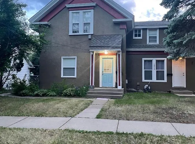 Anoka Apartments In Historical Victorian House